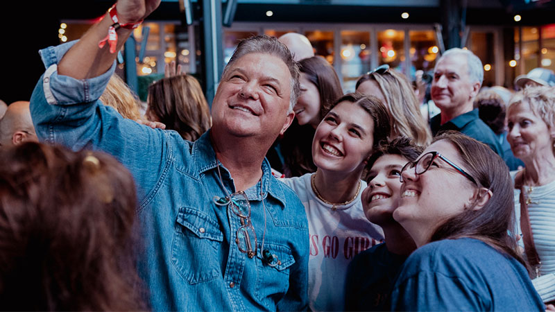 Buzz Brainard and fans